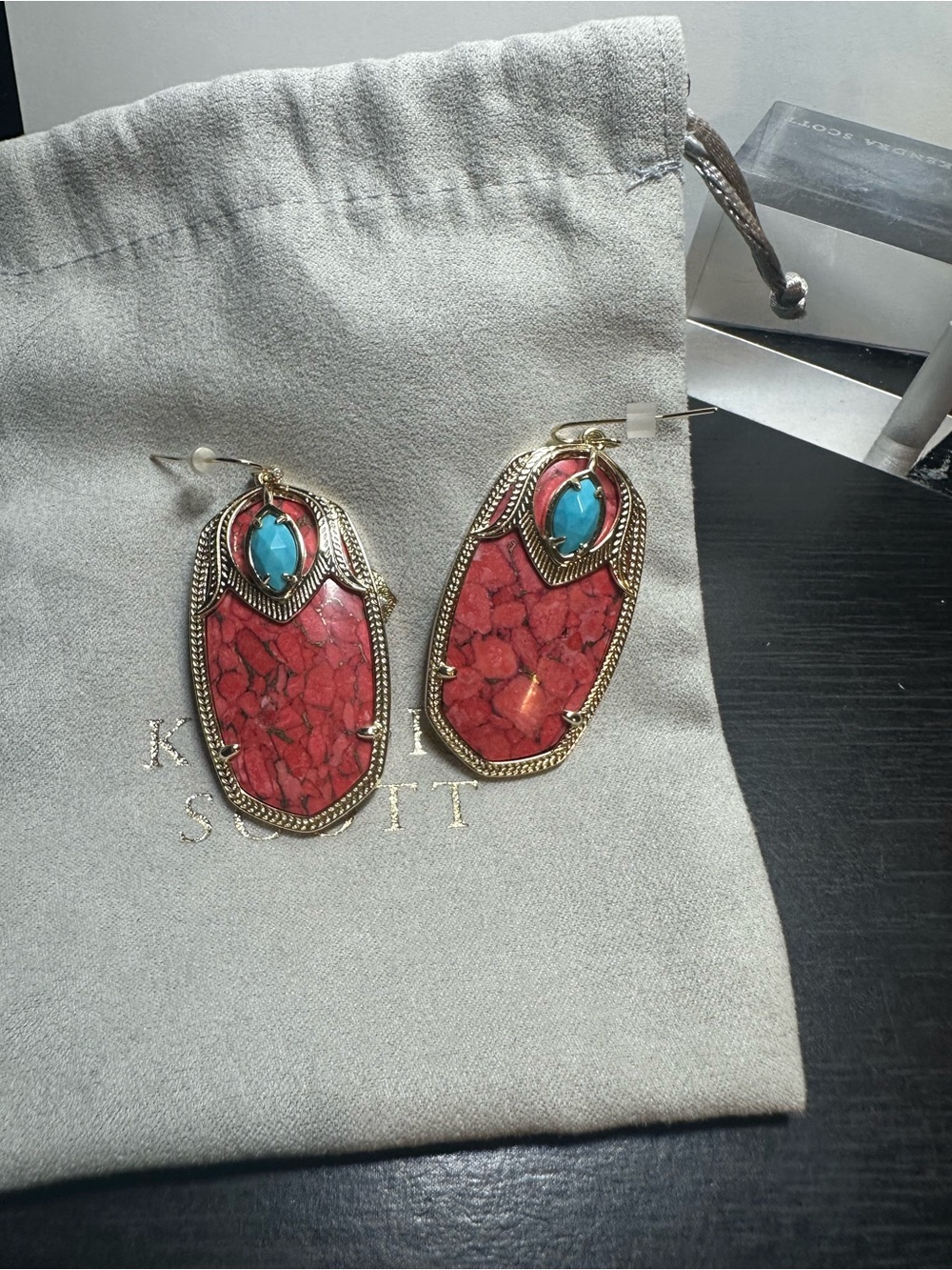 EUC Kendra Scott Bronze Veined Red Magnesite Darby in Gold frames - Picture 3 of 7